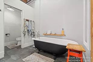 110 N Harbor Dr, Grand Haven, MI 49417 - Photo 23