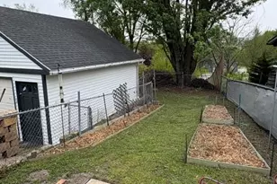 213 W Summit St, Ann Arbor, MI 48103 - Photo 3