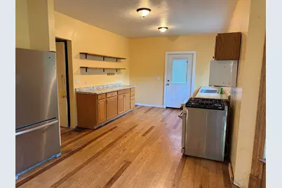 409 E Porter Street, Albion, MI 49224 - Photo 9
