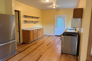 409 E Porter St, Albion, MI 49224 - Photo 9