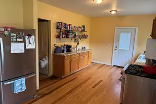 409 E Porter St, Albion, MI 49224 - Photo 9