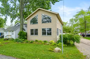 11065 E Indian Lake Dr, Vicksburg, MI 49097 - Photo 1