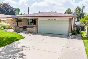 14490 Edshire Dr, Sterling Heights, MI 48312 - Photo 3