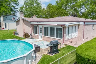 14490 Edshire Dr, Sterling Heights, MI 48312 - Photo 9