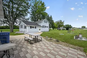 1253 S Waldron Rd, Crystal, MI 48818 - Photo 7