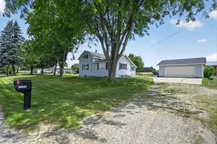 1253 S Waldron Rd, Crystal, MI 48818 - Photo 5