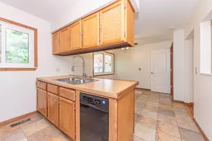 603 Manor Dr, Ann Arbor, MI 48105 - Photo 9