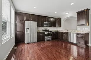 27971 Middleton Dr, Novi, MI 48377 - Photo 7