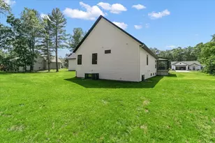 412 Sabine Dr, Muskegon, MI 49442 - Photo 51