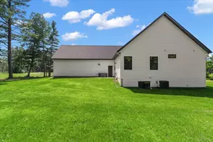 412 Sabine Dr, Muskegon, MI 49442 - Photo 23