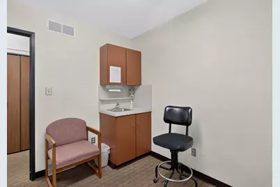 2575 Spring Arbor Road #100, Jackson, MI 49203 - Photo 17