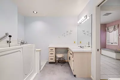 640 Cascade Hills Ridge SE, Grand Rapids, MI 49546 - Photo 17