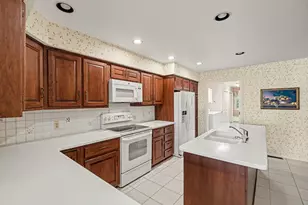 640 Cascade Hills-Ridge SE, Grand Rapids, MI 49546 - Photo 15