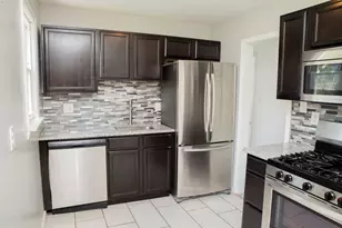 28691 Marquette St, Garden City, MI 48135 - Photo 5