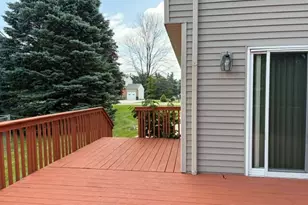 328 N Pointe Dr, Whitmore Lake, MI 48189 - Photo 23