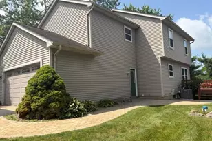 328 N Pointe Dr, Whitmore Lake, MI 48189 - Photo 25