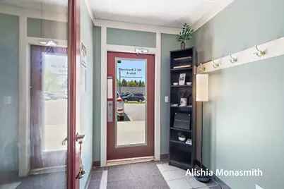 925 S Beechtree Street #1B, Grand Haven, MI 49417 - Photo 5