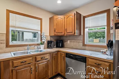 854 W Washington Street, Ionia, MI 48846 - Photo 3