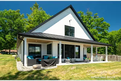 1022 S Woodland Drive, White Cloud, MI 49349 - Photo 3