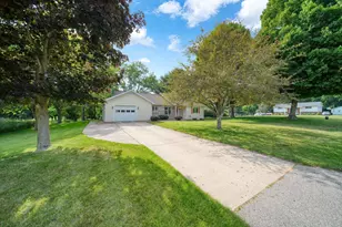 246 Village Ln, Concord, MI 49237 - Photo 3