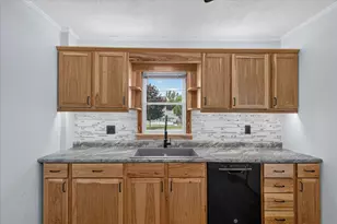 237 N Forbes St, Jackson, MI 49202 - Photo 23