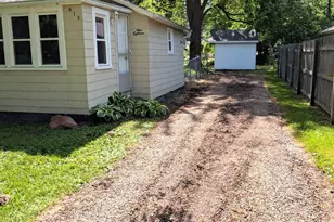 918 Wayne St, Jackson, MI 49202 - Photo 13