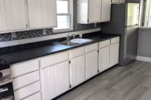 918 Wayne St, Jackson, MI 49202 - Photo 3