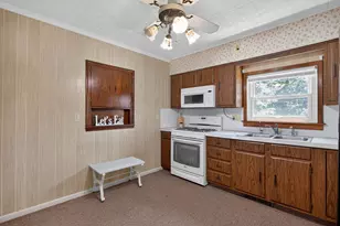 235 Bender St, Jackson, MI 49202 - Photo 7