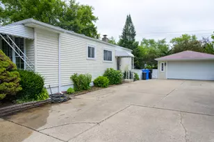 26352 Osmun St, Madison Heights, MI 48071 - Photo 3