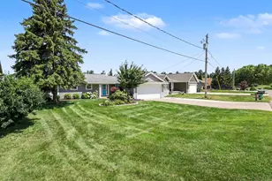10660 Glendalough Ln, Cement City, MI 49233 - Photo 3