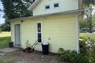 315 Reading Ave, Jonesville, MI 49250 - Photo 3