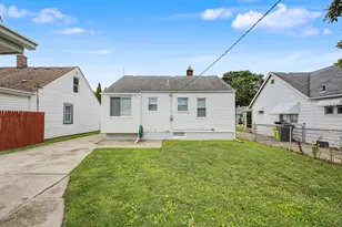 17727 Lowell St, Roseville, MI 48066 - Photo 3