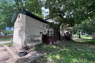 307 Orchard St, Dowagiac, MI 49047 - Photo 9