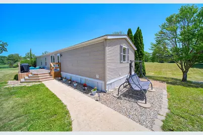 2752 W Mosherville Road, Jonesville, MI 49250 - Photo 31