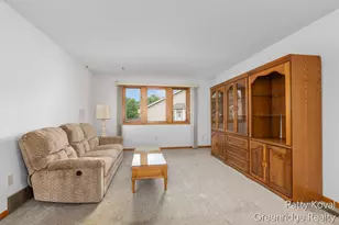 447 Falcon Dr, Wayland, MI 49348 - Photo 9
