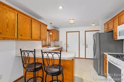 447 Falcon Drive, Wayland, MI 49348 - Photo 5