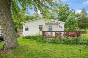 52653 Lakeview Dr, Dowagiac, MI 49047 - Photo 1