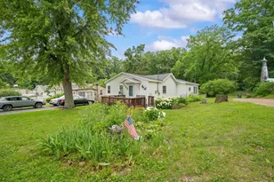 52653 Lakeview Dr, Dowagiac, MI 49047 - Photo 3