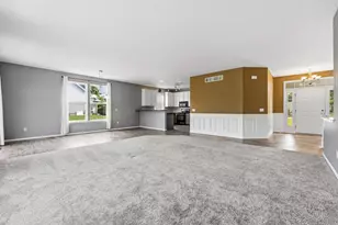 7597 Prairie Crossing Ln, Kalamazoo, MI 49004 - Photo 9