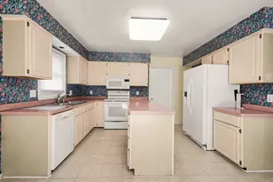 456 Essex Dr, Rochester Hills, MI 48307 - Photo 9