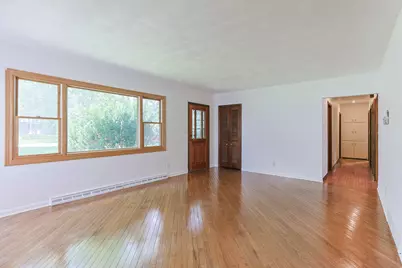27201 Stuart Street, Edwardsburg, MI 49112 - Photo 7