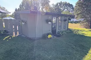 27201 Stuart St, Edwardsburg, MI 49112 - Photo 47