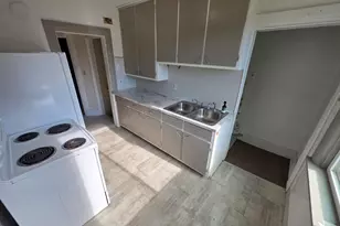 328 4th St, Manistee, MI 49660 - Photo 9