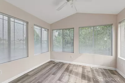335 E North Street, Hastings, MI 49058 - Photo 7