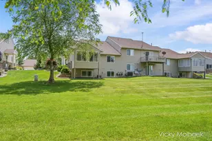 335 E North St, Hastings, MI 49058 - Photo 7