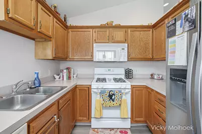 335 E North Street, Hastings, MI 49058 - Photo 15