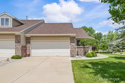 335 E North Street, Hastings, MI 49058 - Photo 5