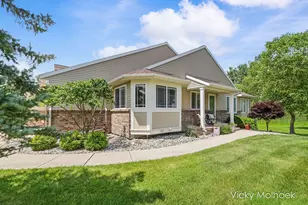 335 E North St, Hastings, MI 49058 - Photo 3