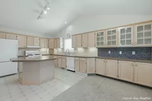 736 Halena St NE, Grand Rapids, MI 49505 - Photo 9