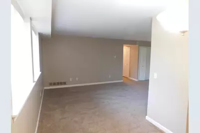 30042 W 12 Mile Road #52, Farmington Hills, MI 48334 - Photo 5